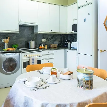 Athenou Apartament Girona