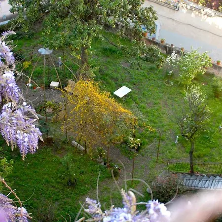 Athenou Apartament *