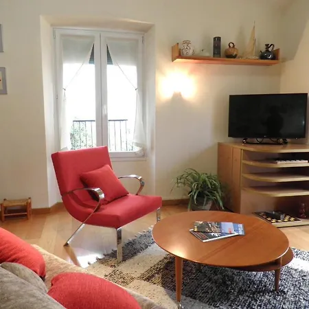 Athenou Apartament *